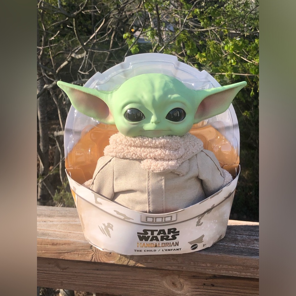 Baby Yoda Star Wars The Mandalorian Grogu Plush Toy with Soft Body, 11-inch NEW
